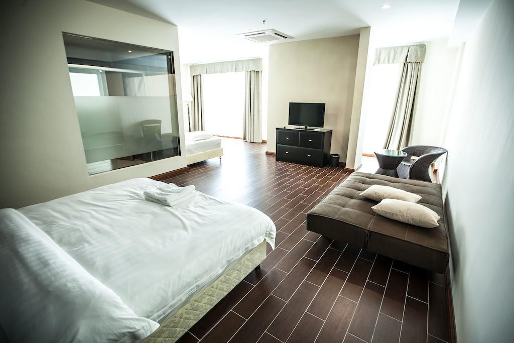 Putatan Platinum 3*